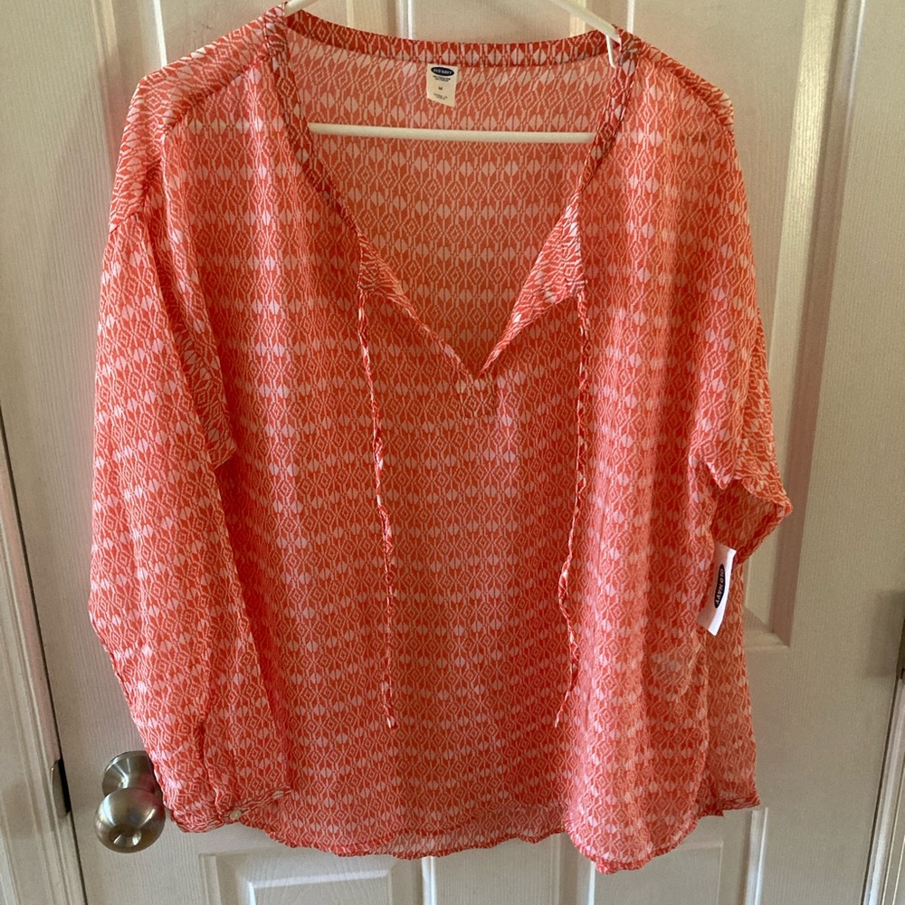 BNWT Size medium old navy blouse